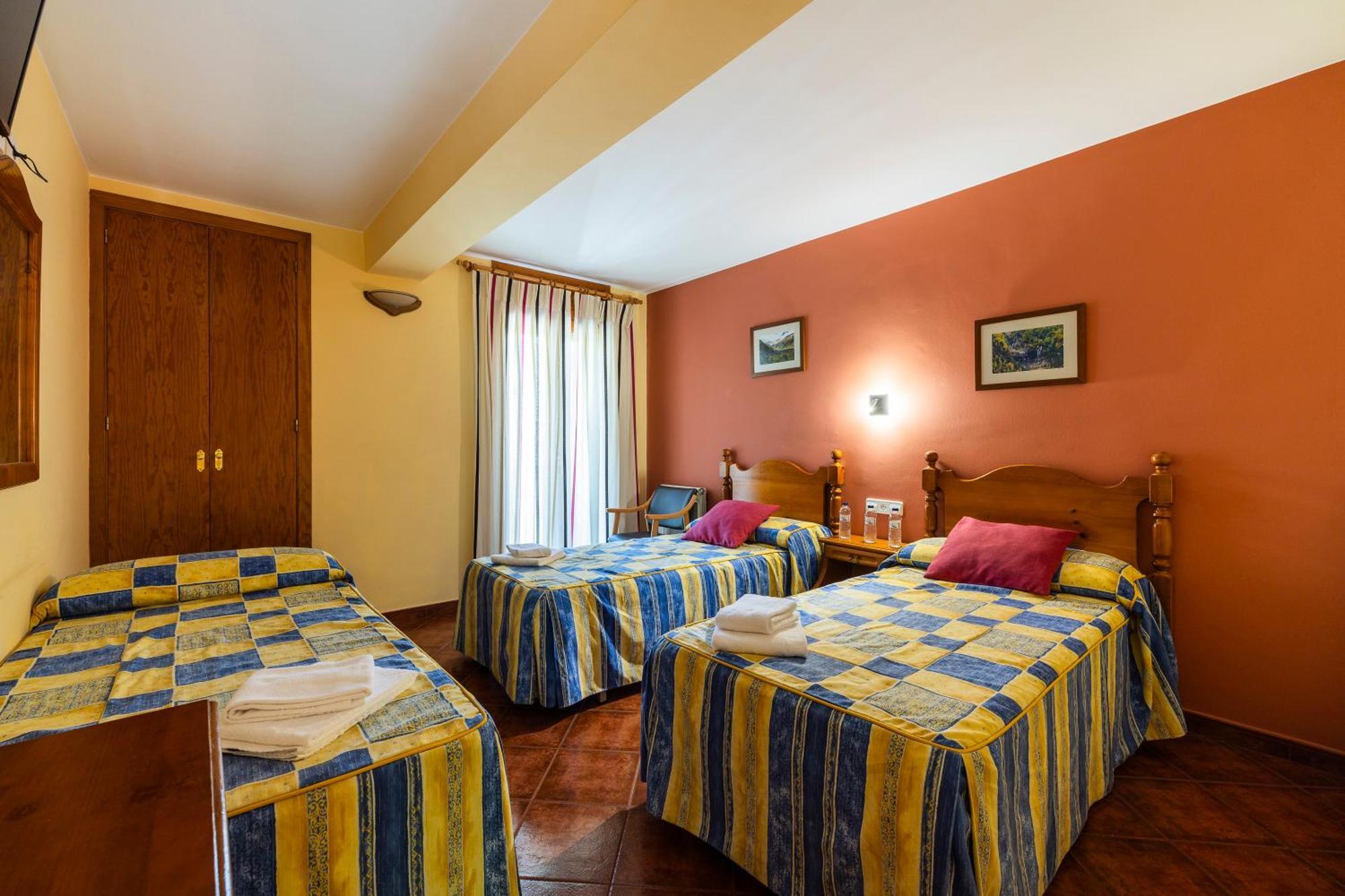 Hostal Panart Bielsa Luaran gambar