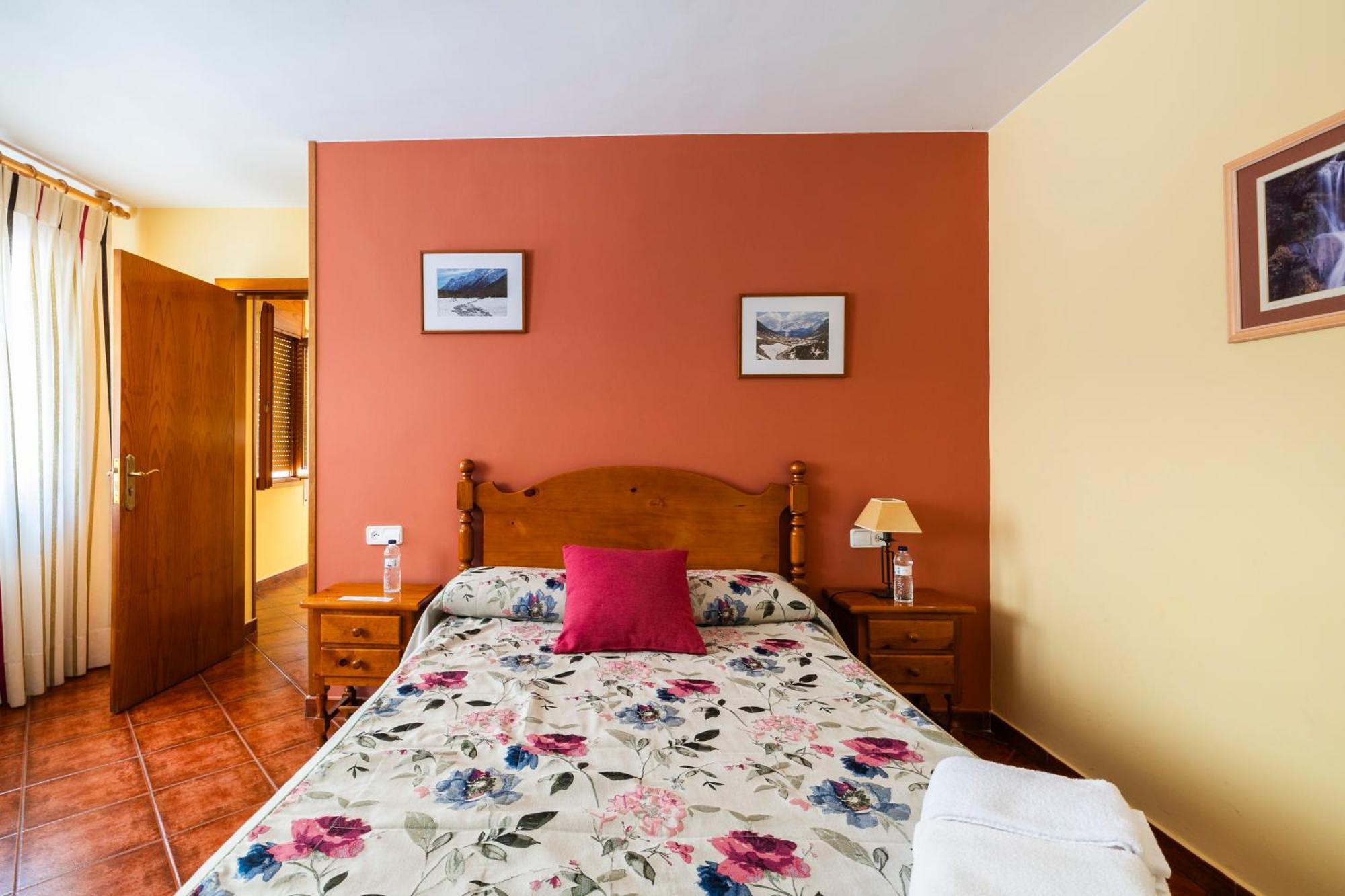Hostal Panart Bielsa Luaran gambar