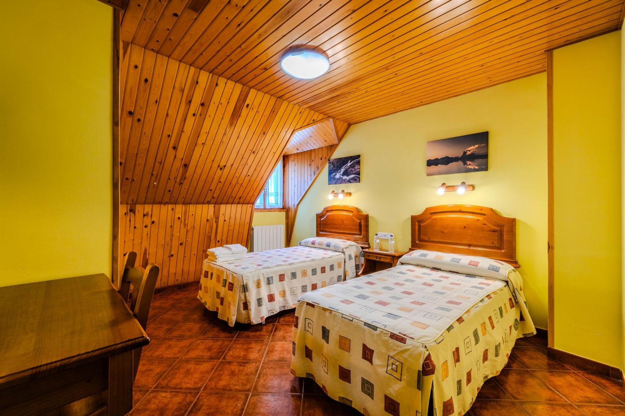 Hostal Panart Bielsa Luaran gambar