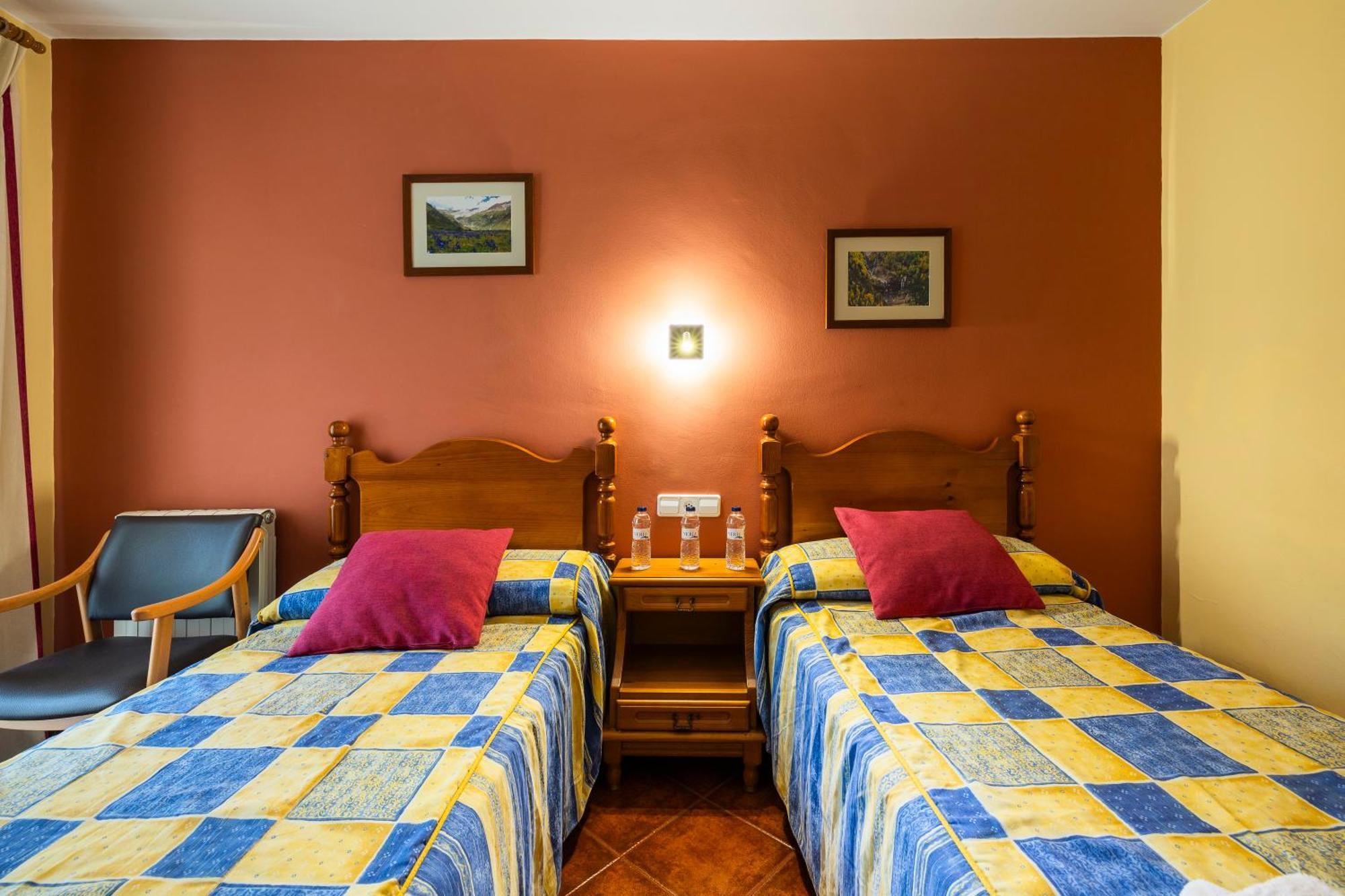 Hostal Panart Bielsa Luaran gambar